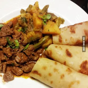 Beef Stew & Chapati (2 Pieces)